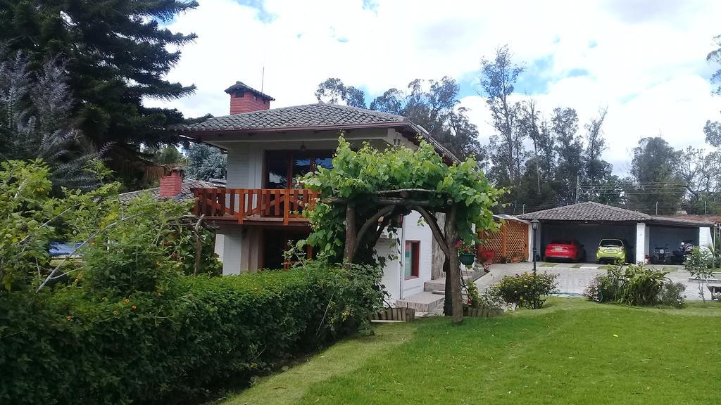 Hosteria Quinta Emilia Кіто Екстер'єр фото