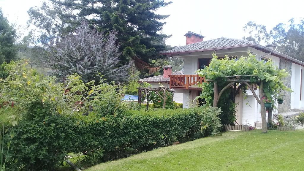 Hosteria Quinta Emilia Кіто Екстер'єр фото