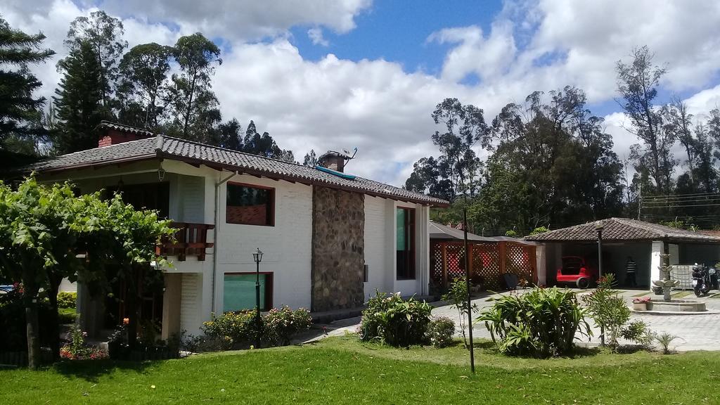 Hosteria Quinta Emilia Кіто Екстер'єр фото